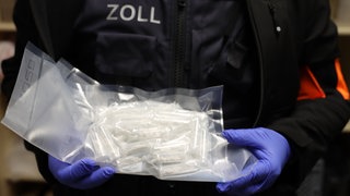Rauschgift, das bei einer Razzia gegen Darknethändler sichergestellt wurde.