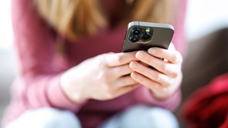 Wenn der Handy-Empfang dauerhaft schlecht ist, kann man Mobilfunkvertrag vorzeitig kündigen.