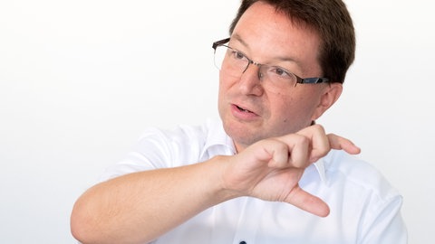 Michael Blume, der Antisemitismusbeauftragter der baden-württembergischen Landesregierung, klagt gegen Twitter. (Archivfoto)
