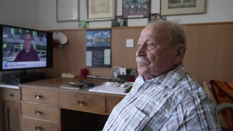 Klaus Pieper macht sich Sorgen um seine angesparten Finanzen - das Pflegeheim kostet so viel, dass die Rücklagen immer weniger werden.