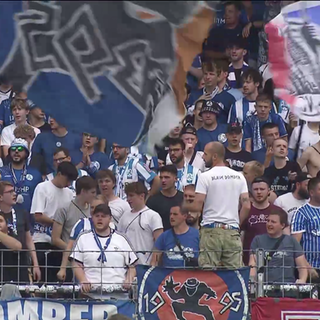 Kickers Fans auf der Tribüne