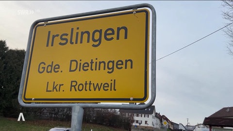 Das Ortsschild von Irslingen, einem Ortsteil von Dietingen