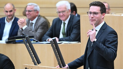 Der CDU-Landesvorsitzende Baden-Württemberg, Manuel Hagel, spricht im Landtag.