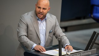 Markus Frohnmaier, Landesvorstand der AfD Baden-Württemberg, spricht im Bundestag. Er soll der AfD-Spitzenkandidat für die Landtagswahl 2026 werden.