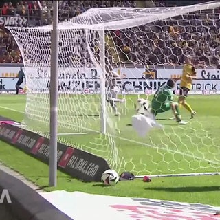 Fußballspieler vor dem Tor