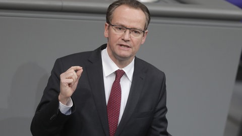 Der Abgeordnete Gunther Krichbaum (CDUCSU) spricht im Bundestag.