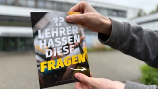 Ein Flyer, der von der rechtsextremen Identitären Bewegung an Schulen verteilt wird.