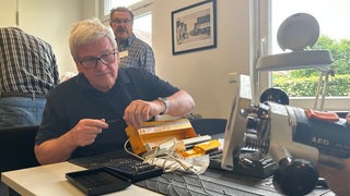 Thomas Seyfang im Rahmen seines Ehrenamts im "Repair-Cafe"