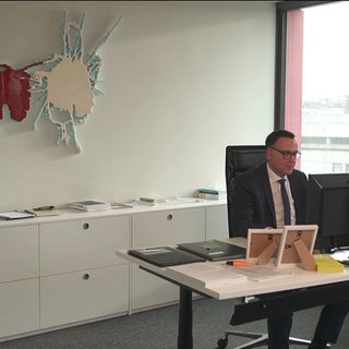 Siegfried Lorek im Büro