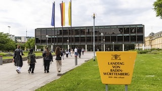 Der Landtag von Baden-Württenberg. Das Land Baden-Württemberg will Verfassungsfeinde aus der Politik heraushalten.