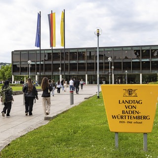 Der Landtag von Baden-Württenberg. Das Land Baden-Württemberg will Verfassungsfeinde aus der Politik heraushalten.