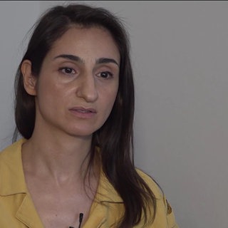 Anahita Azizi, Exil-Iranerin