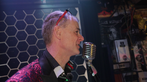 Wolfgang Aich ist frühzeitig in Altersteilzeit gegangen - und lebt sich jetzt als DJ aus.