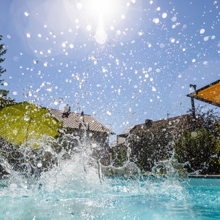 Extrem hohe Temperaturen - Wasser sorgt für Abkühlung. (Symbolbild)