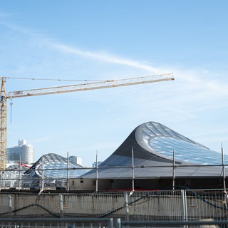 Die Lichtaugen von Stuttgart 21 von außen. Die Eröffnung von Stuttgart 21 wurde schon wieder verschoben.