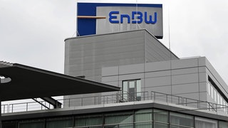 Angestellte des Energieversorgers EnBW müssen ab 2026 statt 36 wieder 38 Stunden pro Woche arbeiten.