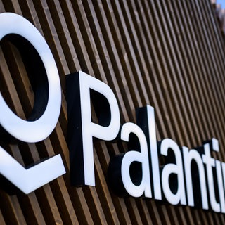 Das Logo der Firma Palantir. Die Software der umstrittenen Firma soll in auch bei der Polizei BW eingesetzt werden.(Symbolbild)