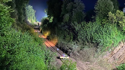 Ein Zug ist bei Riedlingen entgleist, mehrere Menschen sind bei dem Zugunglück gestorben.