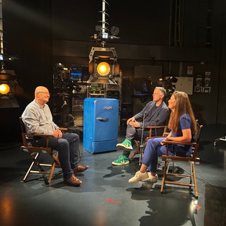 Zu Gast bei "Zur Sache! intensiv": Stuttgart-21-Projektleiter Olaf Drescher im Gespräch mit den Moderatoren Henning Otte und Alexandra Gondorf (v.l.).