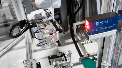 Das Start-up DETAGTO entwickelt eine neue Form der Traceability. Dadurch haben Unternehmen eine schnelle und fälschungssichere Methode zur Einzelteilverfolgung von Produkten.