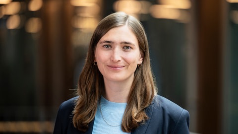 SWR-Redakteurin Hannah Vogel