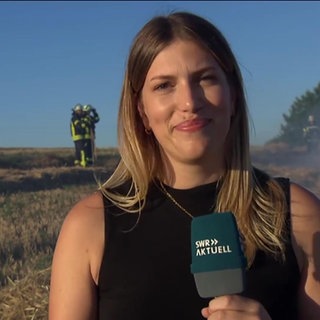 Désirée Kast bei einer Feldbrand Übung der Feuerwehr