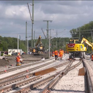 Arbeiten an einem Bahnstreckenabschnitt