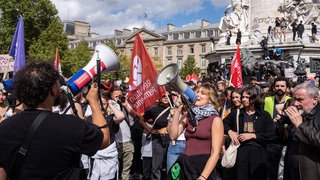 Demonstranten beim Generalstreik in Frankreich am 10. September