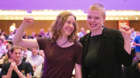 Amlie Vollmer und Kim Sophie Bohnen von der Linken Baden-Württemberg