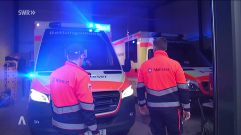 Zwei Rettungssanitäter