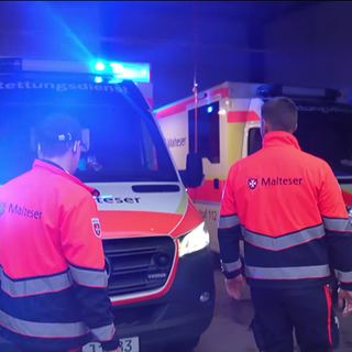 Zwei Rettungssanitäter