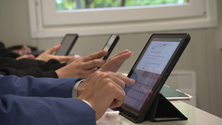 An einer Gemeinschaftsschule in Ostfildern können die Schülerinnen und Schüler mit Chatbots zusammenarbeiten.