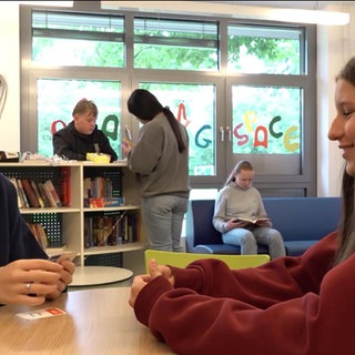 Schülerinnen einer Gesamtschule