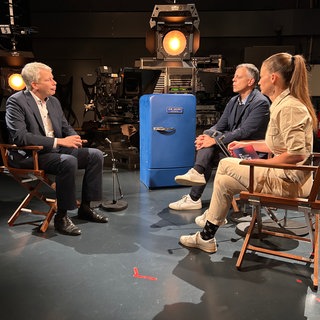 Unionsfraktions-Geschäftsführer Steffen Bilger im Gespräch bei "Zur Sache! intensiv". Im Interview unterstützt er Merz Aussage zum Stadtbild und spricht sich gegen Vollverschleierung aus.