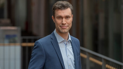 Sebastian Deliga ist der Korrespondent im ARD-Hauptstadtstudio Berlin für SWR Aktuell.