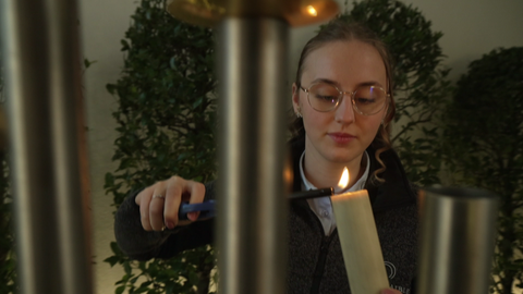 Eine Ausbildung zur Bestatterin in Baden-Württemberg: Der 19-jährigen gefällt an dem Beruf vor allem die Vielseitigkeit.