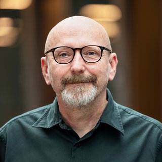 Portraitfoto von SWR-Redakteur Wolfgang Lickert