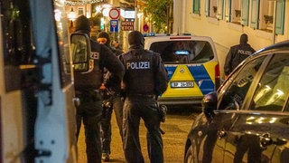 An mehreren Orten in Baden-Württemberg werden Häuser durchsucht. Der verdacht: Das Einschleusen von Nicht-EU-Bürgegern