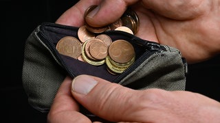 Die Wirtschaftsauskunftei Creditreform: Trendwende ins Negative bei Überschuldung.