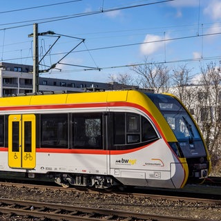 Archivbild | Schönbuchbahn: Ein Triebwagen eigens entwickelten Baureihe "Nexio" der Firma CAF.