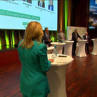 Gesprächsrunde auf der Bühne