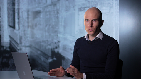 KI-Sicherheitsexperte Thilo Hagendorff hat in einer neuen Studie gezeigt, wie ein KI-Sprachmodell eine andere KI hackt.