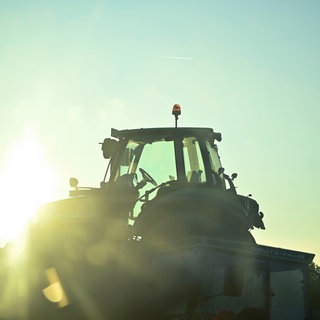 Landwirte vor der Lidl-Zentrale: Anlass sind bundesweite Bauernproteste wegen zu niedriger Milch- und Butterpreise.