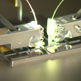 Hochleistungs-Chip aus Stuttgart: Der Q.ANT Native Processing Server (NPS) ist der erste kommerziell erhältliche photonische Prozessor für energieeffiziente KI- und HPC-Workloads - nach Angaben des Unternehmens. 