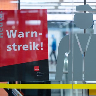 Die Gewerkschaft ver.di hat die Beschäftigten im öffentlichen Nahverkehr zum Warnstreik aufgerufen. (Archiv)