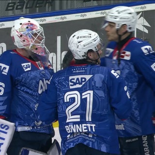 Eishockeyspieler auf dem Feld