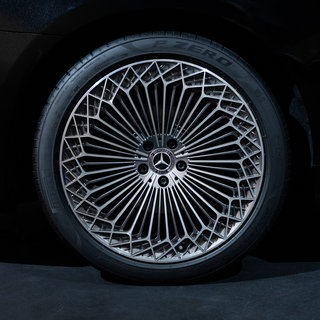 Reifen eines Mercedes-Benz S-Klasse. Stuttgart, 2026.