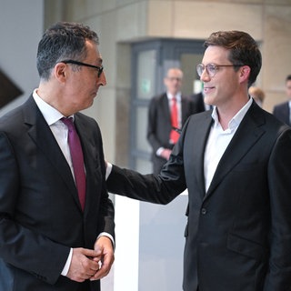 Cem Özdemir und Manuel Hagel bestätigen den Beginn der Koalitionsverhandlungen von Grüne und CDU offiziell.