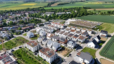 Luftaufnahme eines Neubaugebiets in Gaeufelden im Kreis Boeblingen