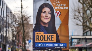 Auf dem Bild ist ein Wahlplakat von Sylvia Rolke, Freie Wähler BW